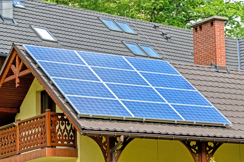 chauffagiste-CARQUEIRANNE-min_solar-panels-1477987